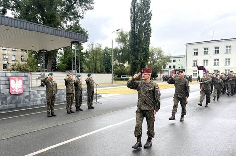 Rozprowadzenie batalionów szkolnych z  udziałem Rektora-Komendanta Wojskowej Akademii Medycznej